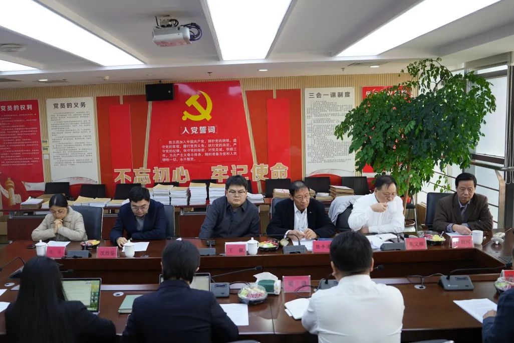 ff67f8c4adc51851d17df32cec27937e.jpg