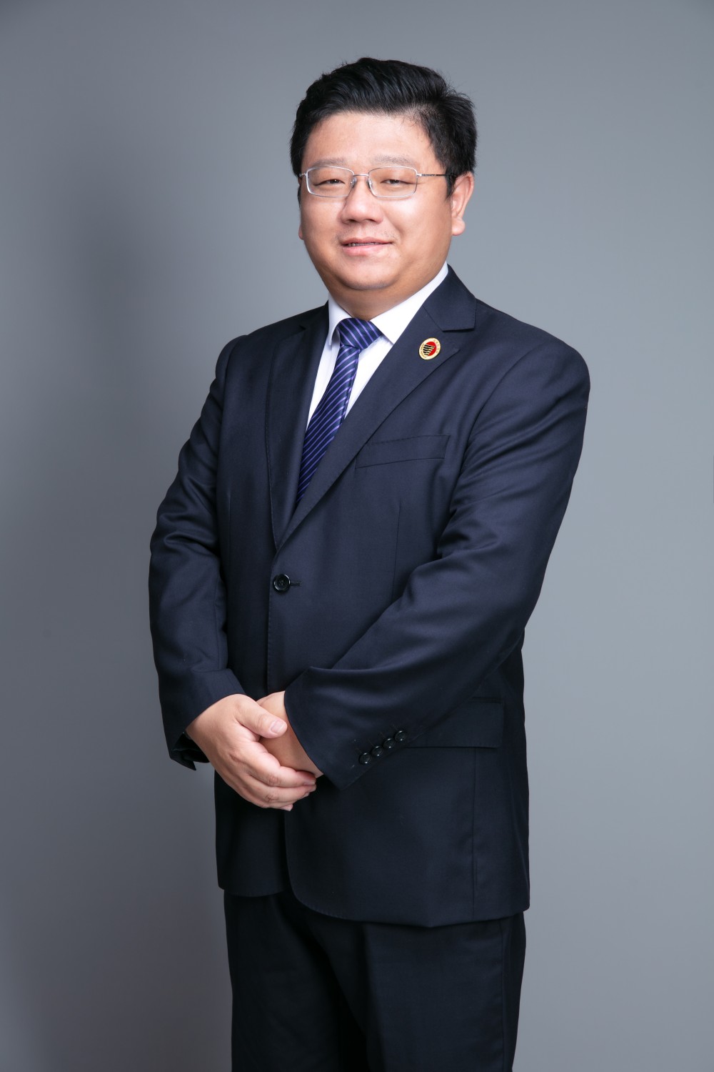 窦健
